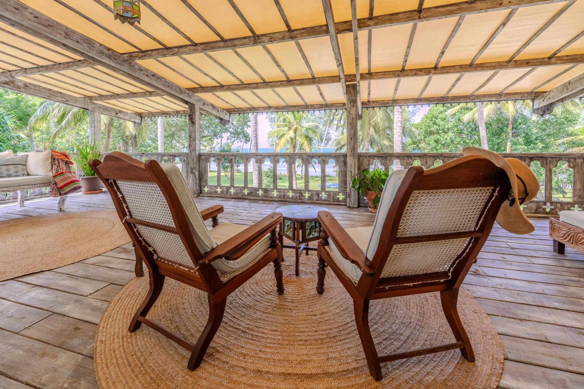 Nomad Beach Resort Диани-Бич Экстерьер фото