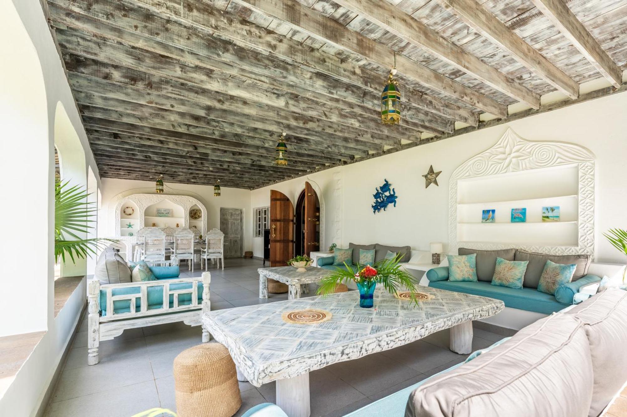 Nomad Beach Resort Диани-Бич Экстерьер фото