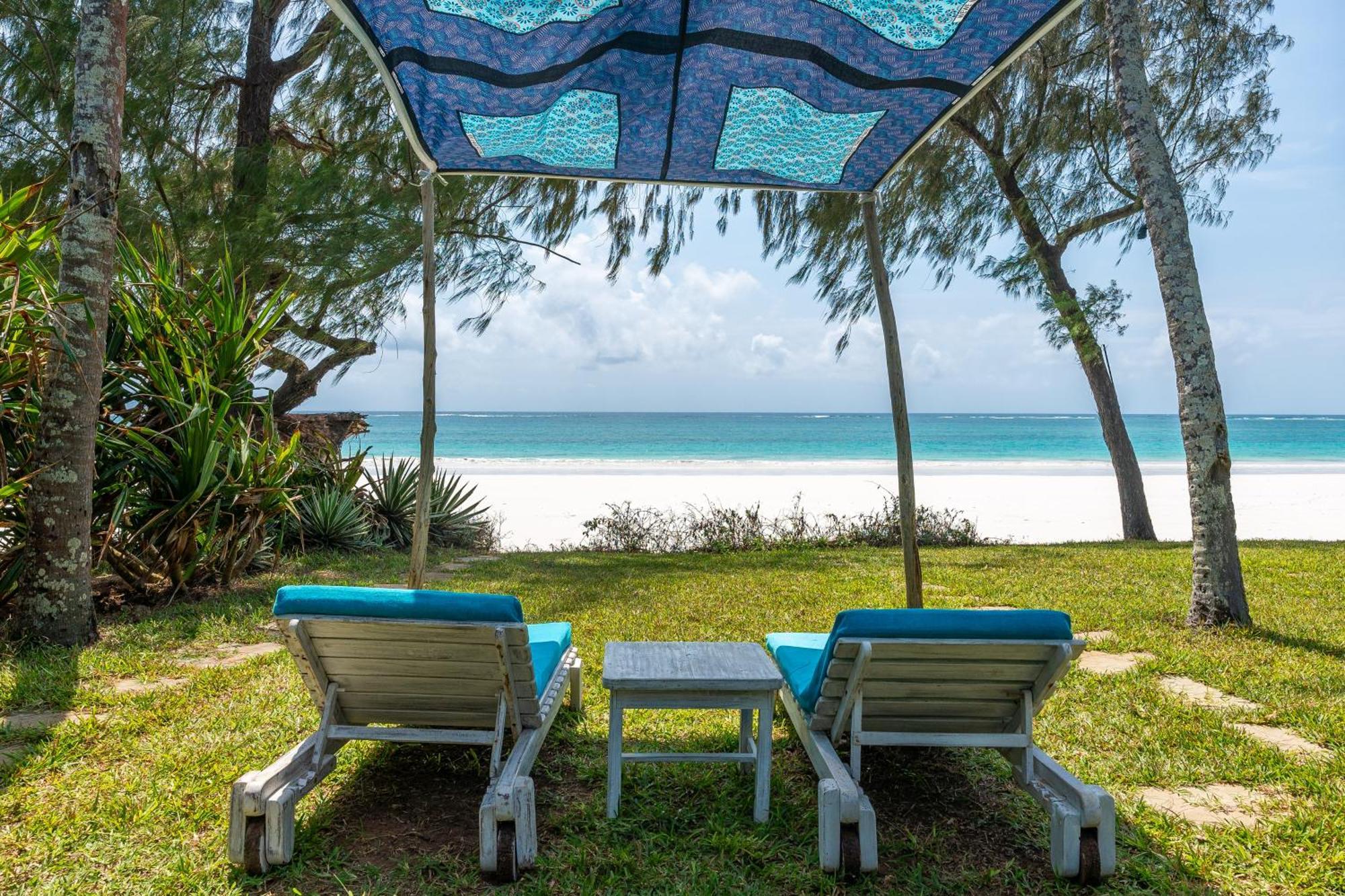 Nomad Beach Resort Диани-Бич Экстерьер фото